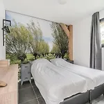 Luxury Country Retreat With A Pond Дом отдыха *
